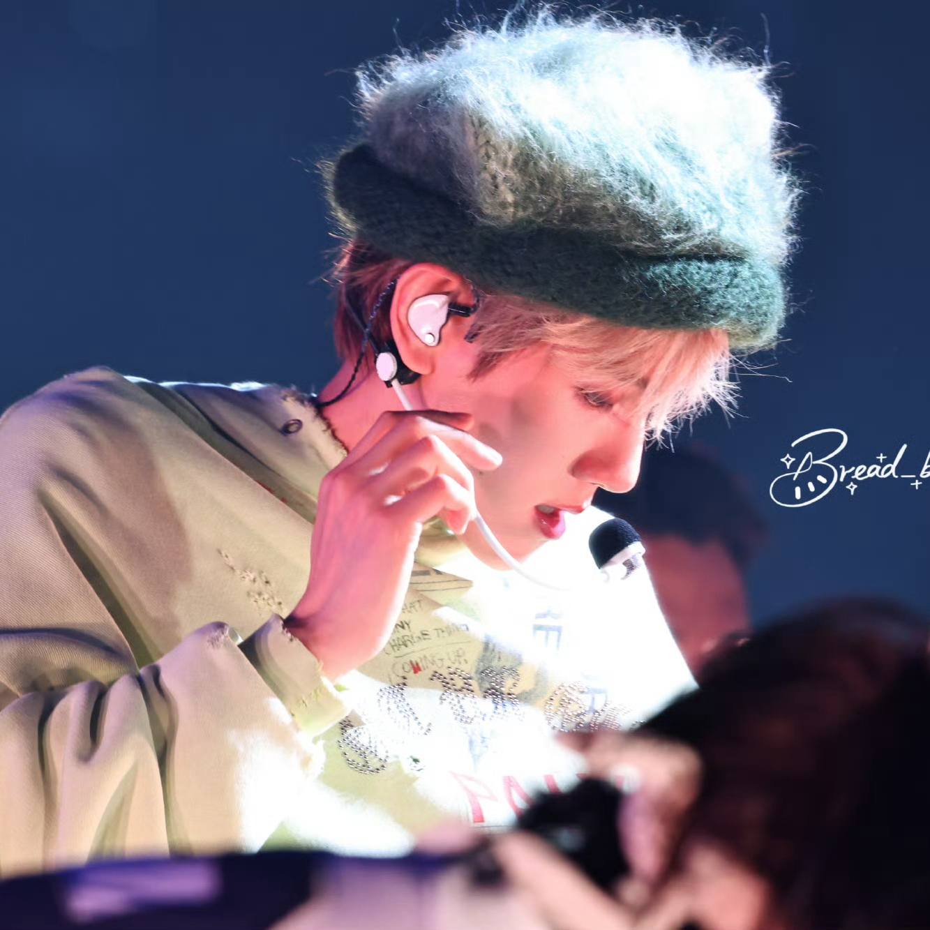 Foto aktivitas terbaru Baekhyun (EXO)