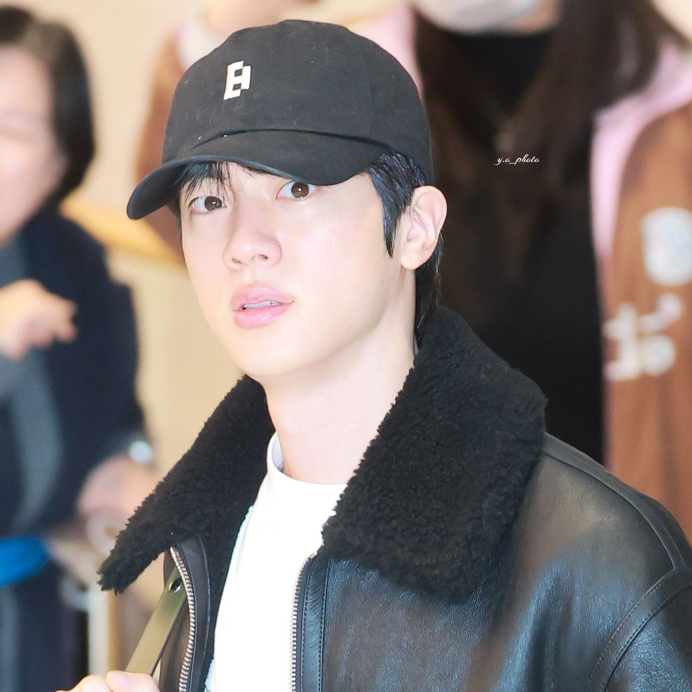 Foto aktivitas terbaru Jin (BTS)