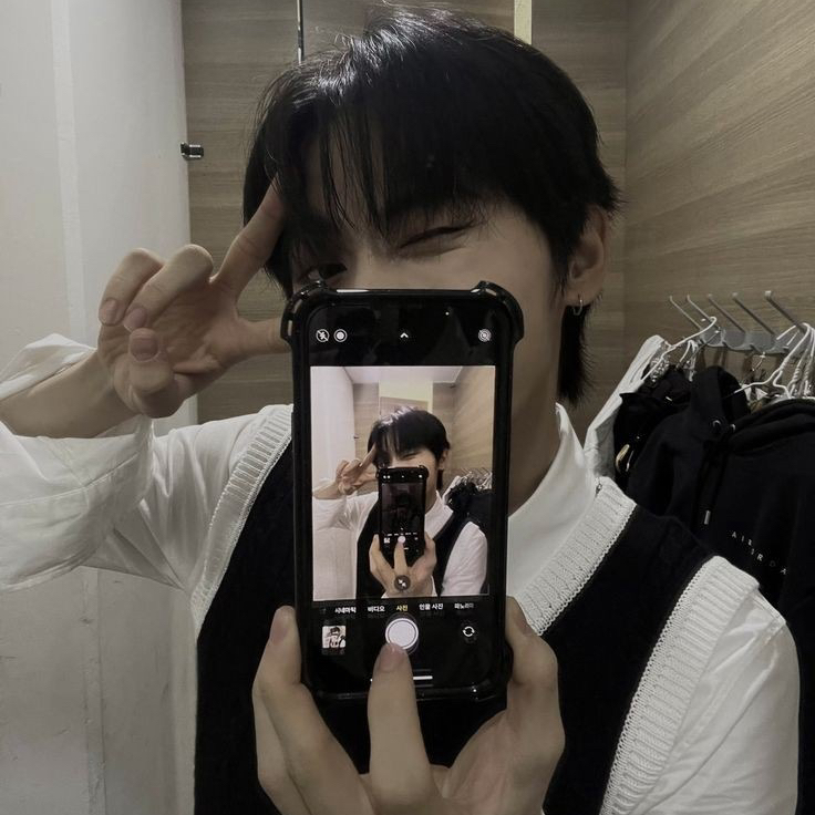 Foto aktivitas terbaru Taesan (BOYNEXTDOOR)