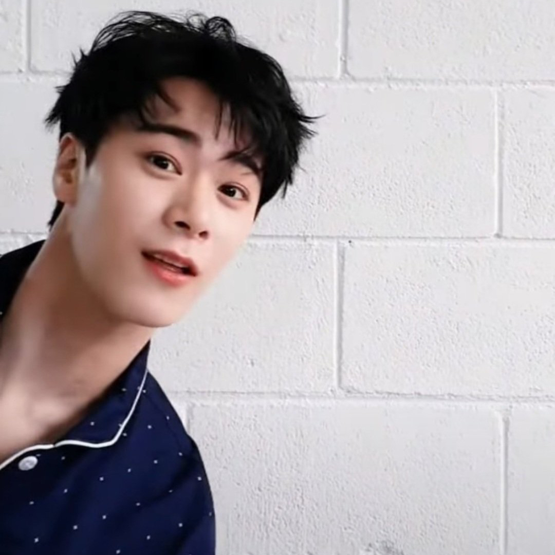 Latest photo of Moonbin (ASTRO)