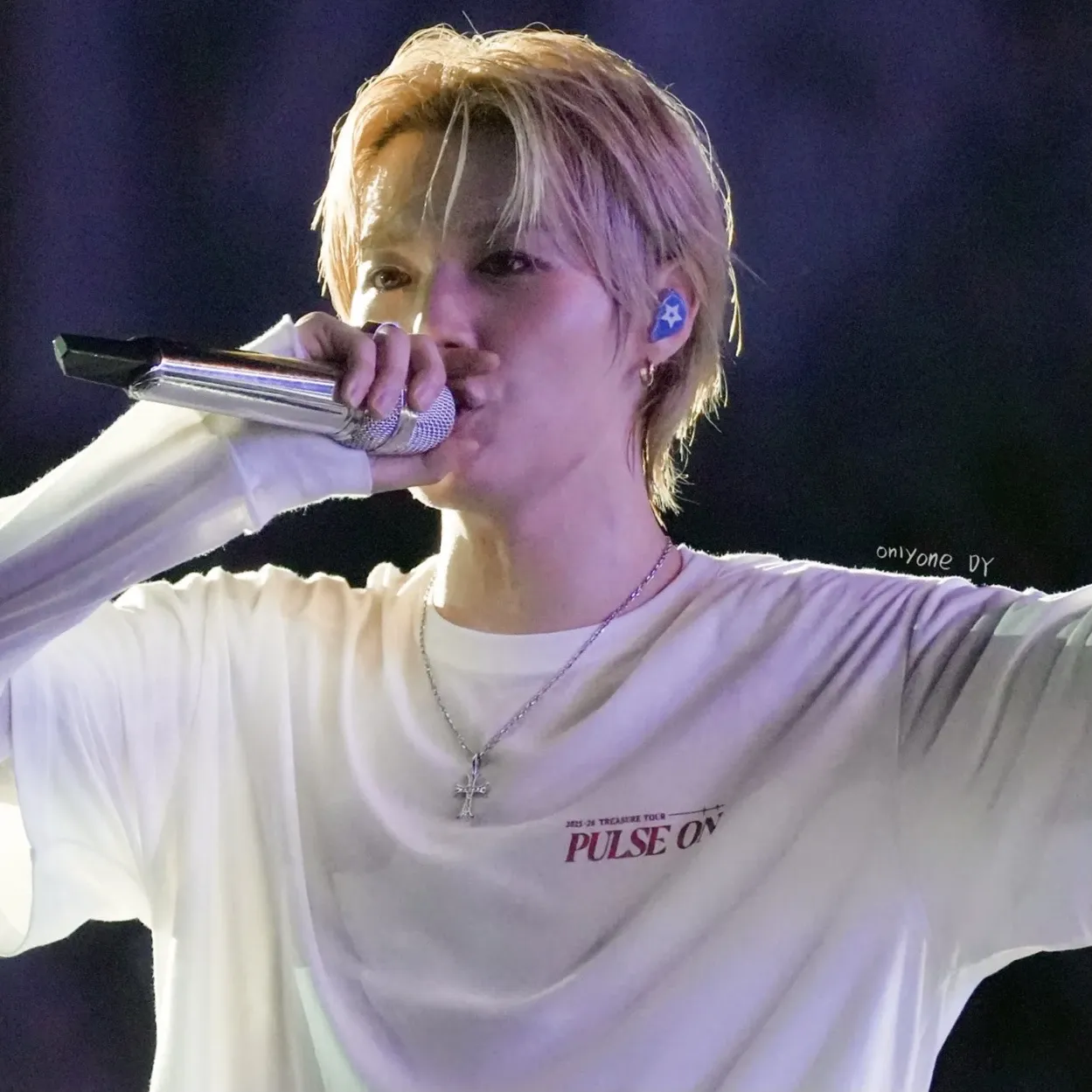 Recent activity shot of Doyoung (TREASURE)