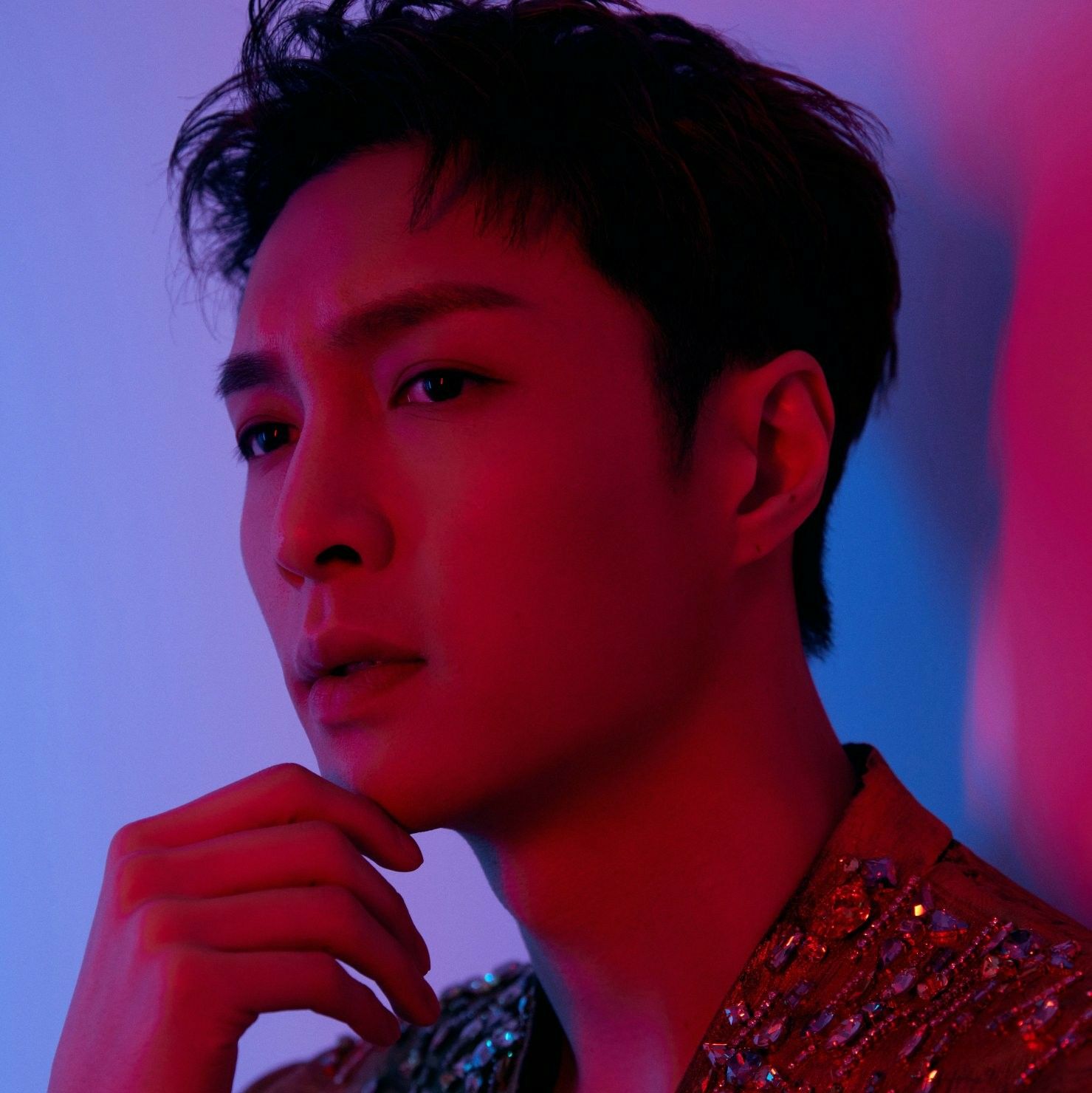 Behind-the-scenes cut of Lay (EXO)