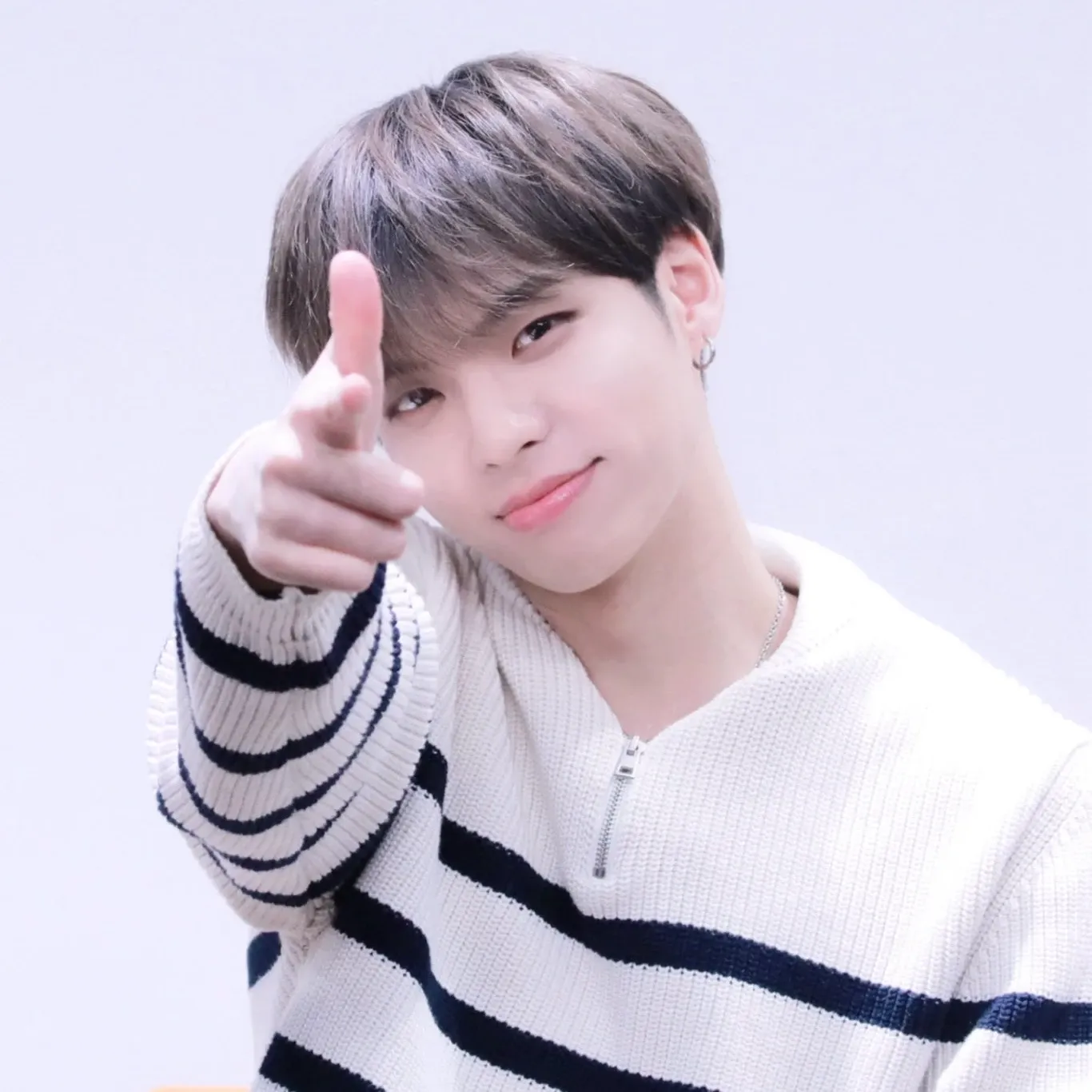 BX (CIX)의 최신 사진