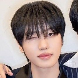 Behind-the-scenes cut of Huiwon (n.SSign)