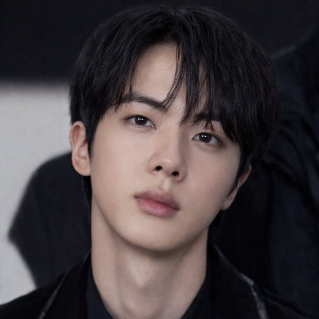 Foto aktivitas terbaru Jin (BTS)