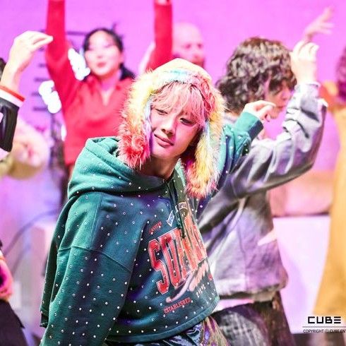 Behind-the-scenes cut of Hui (PENTAGON)