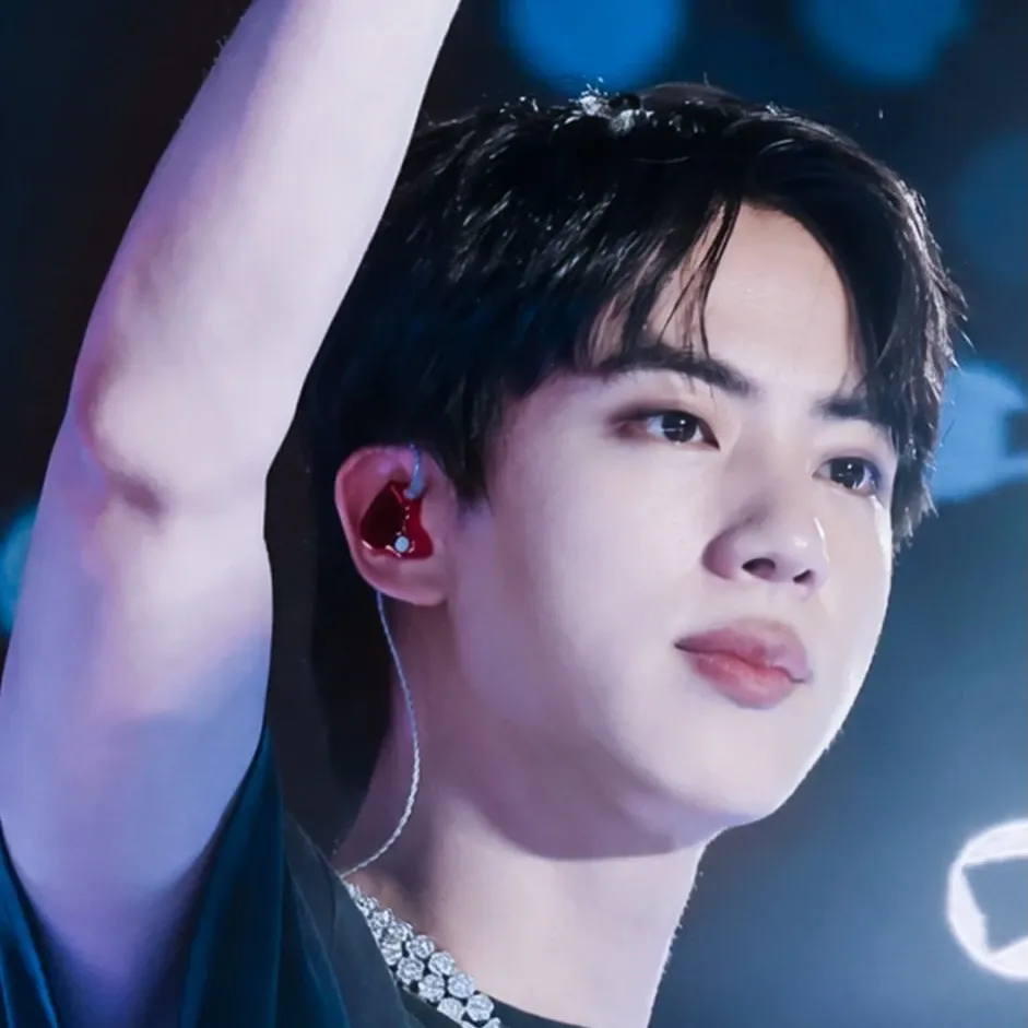 A moment captured by Jin (BTS)'s fan