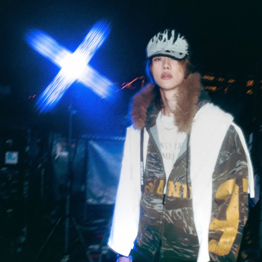 Behind-the-scenes cut of The 8 (SEVENTEEN)