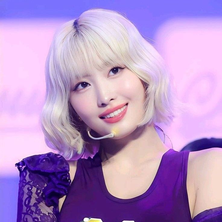 Foto terbaru Momo (TWICE)