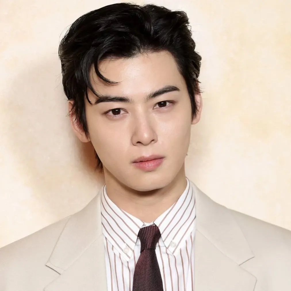 Recent activity shot of Eunwoo (ASTRO)