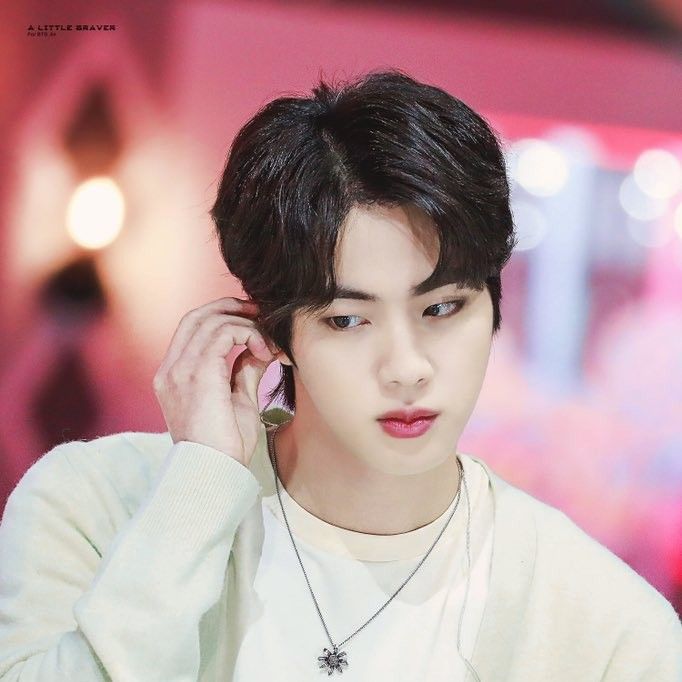 Potret di balik layar Jin (BTS)
