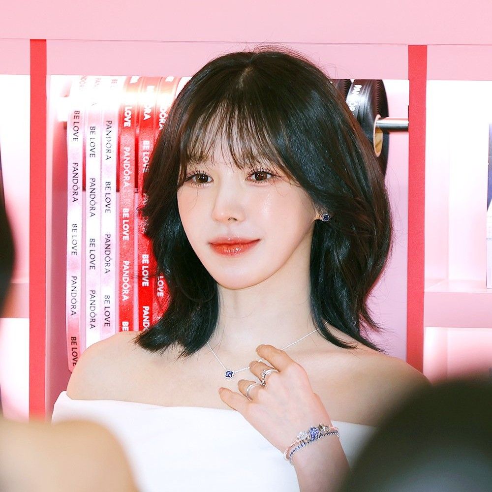 Recent activity shot of Wendy (Red Velvet)