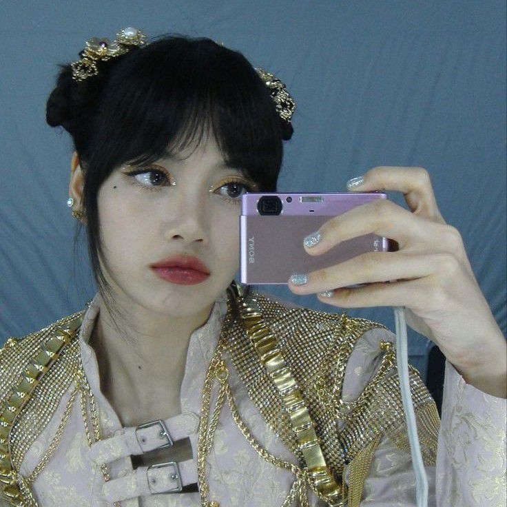 Momen yang diabadikan oleh penggemar Lisa (BLACKPINK)