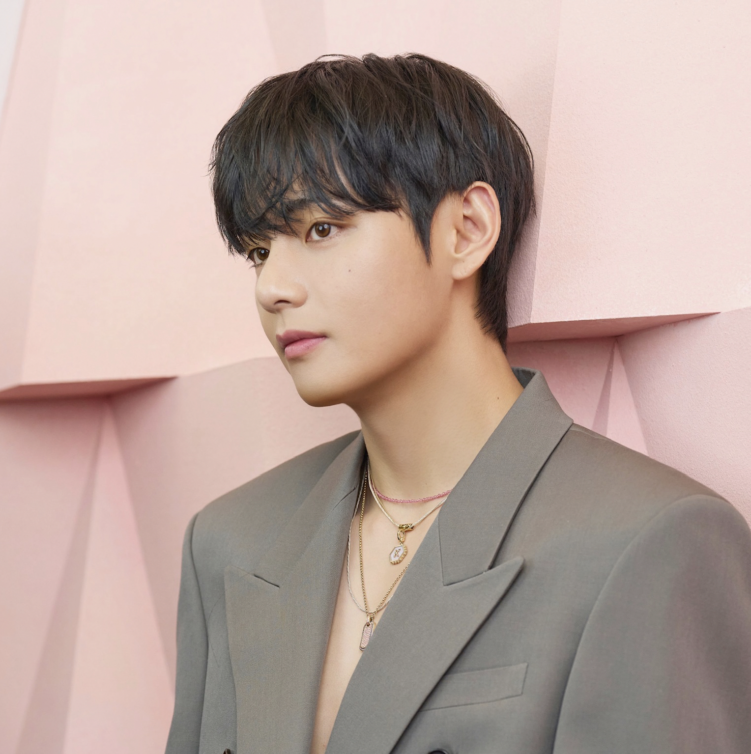 Foto terbaru V (BTS)