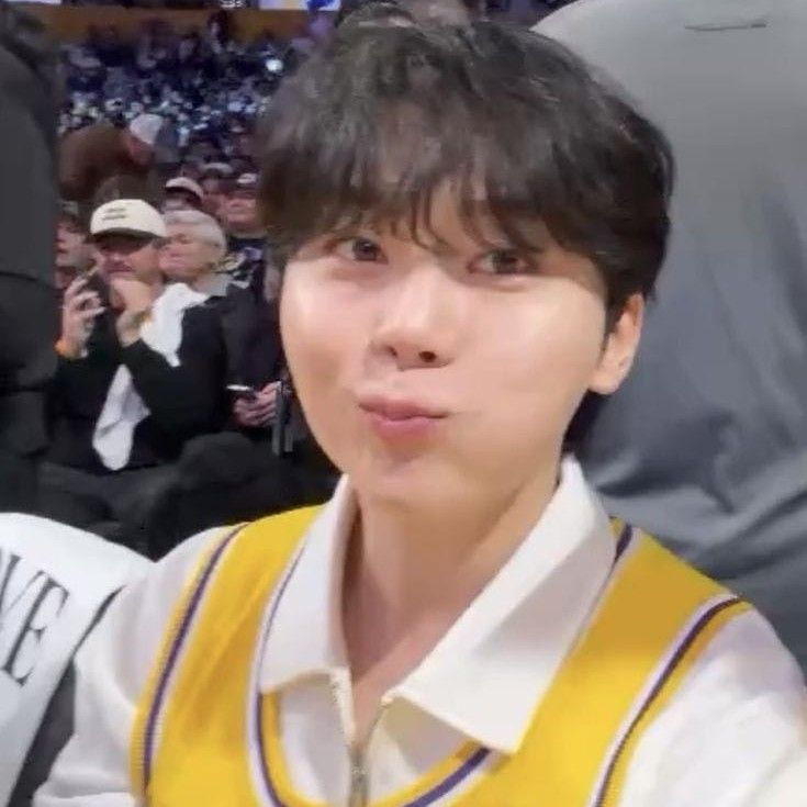 A moment captured by Seungkwan (SEVENTEEN)'s fan