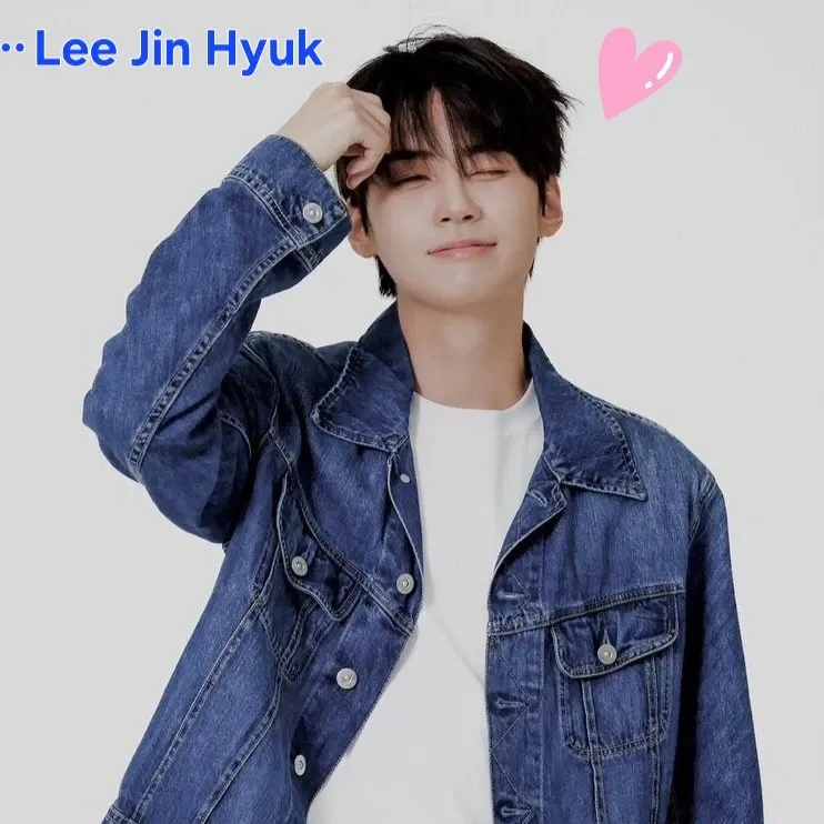 A moment captured by Lee Jinhyuk's fan