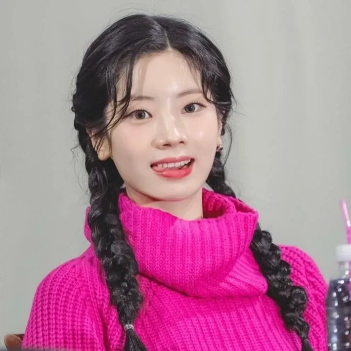 Momen yang diabadikan oleh penggemar Dahyun (TWICE)