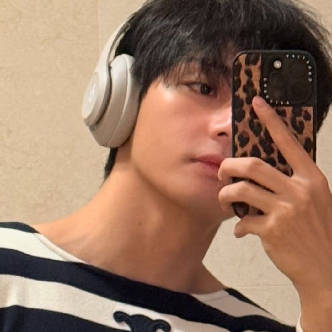 Recent activity shot of V (BTS)