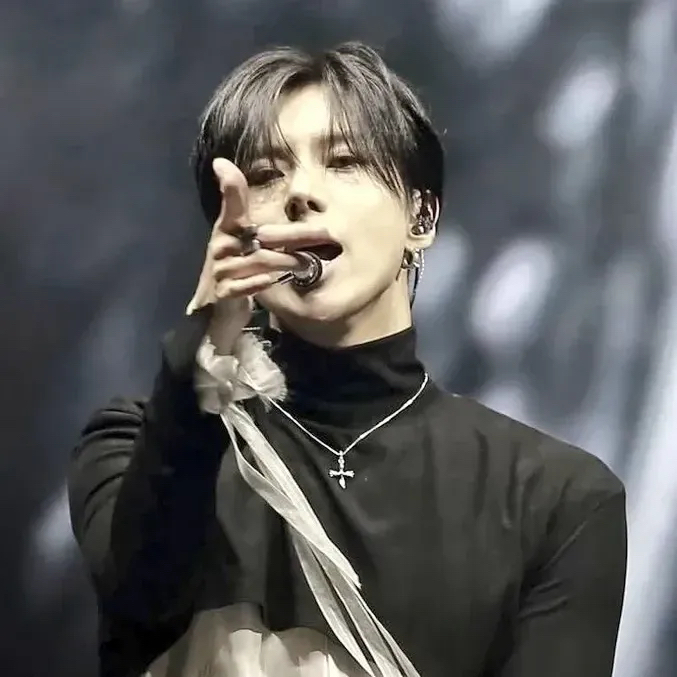 A moment captured by Taemin (SHINee)'s fan