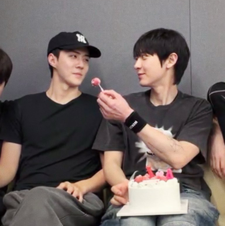 Momen yang diabadikan oleh penggemar Chanyeol (EXO)