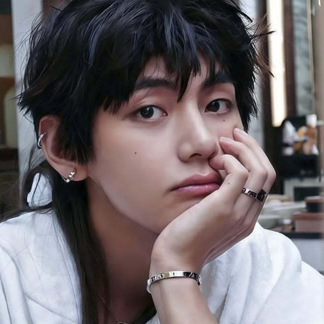 V (防彈少年團)的最新活動照片