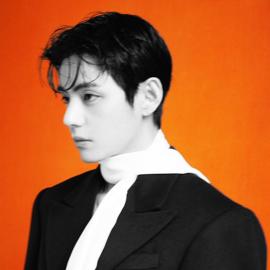 Foto aktivitas terbaru V (BTS)