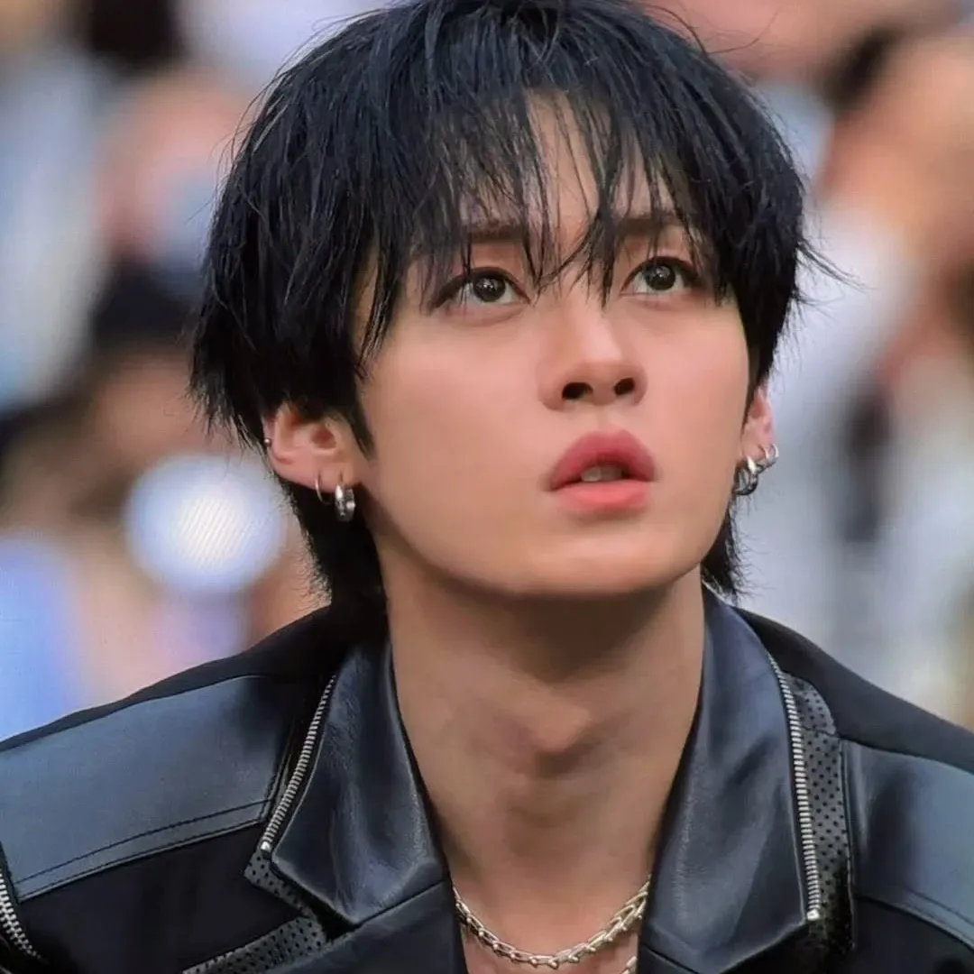 Momen yang diabadikan oleh penggemar Lee Know (Stray Kids)