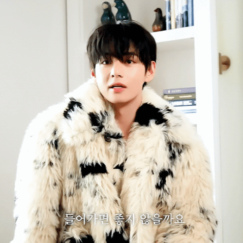 Foto aktivitas terbaru V (BTS)