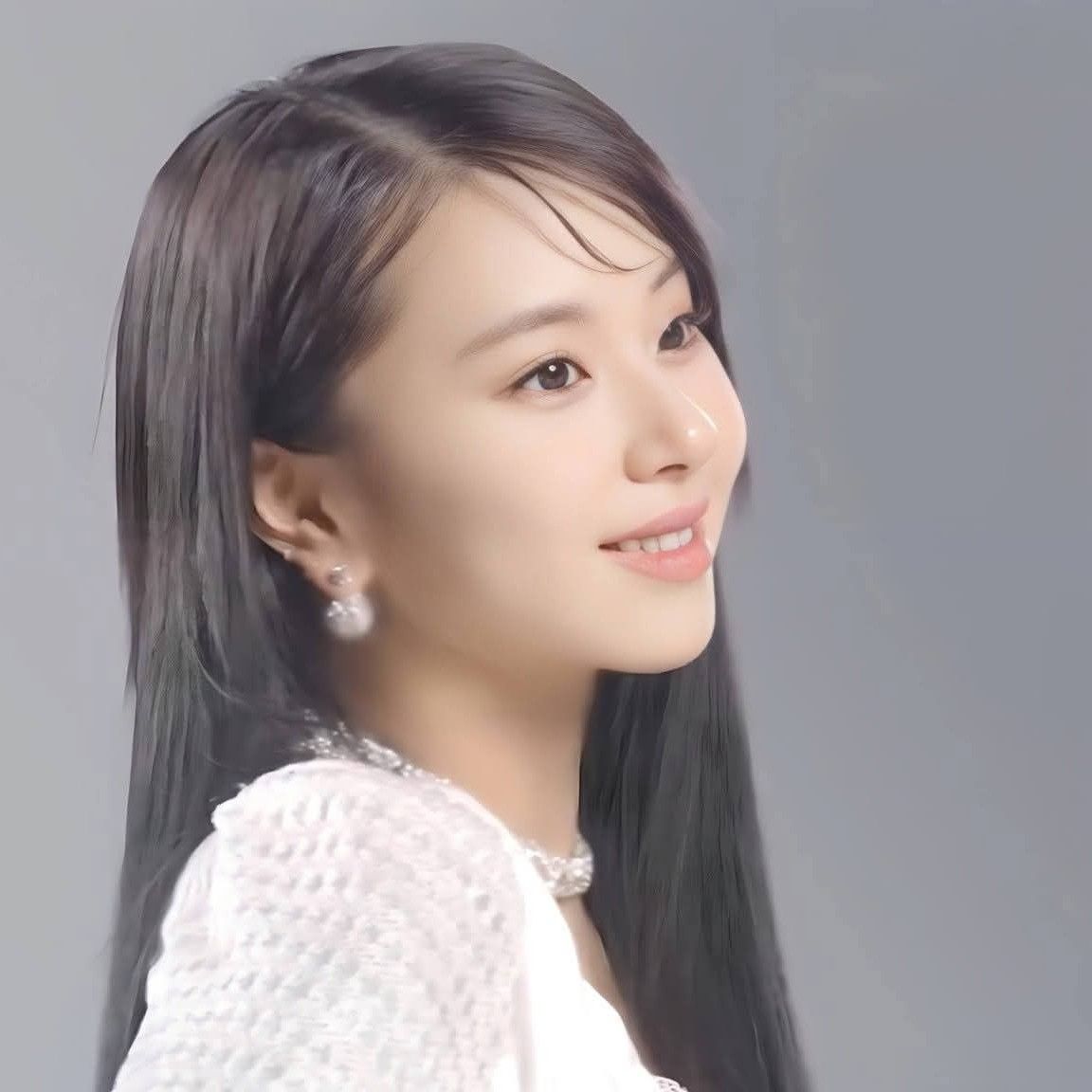 Latest photo of Chaeyoung (TWICE)