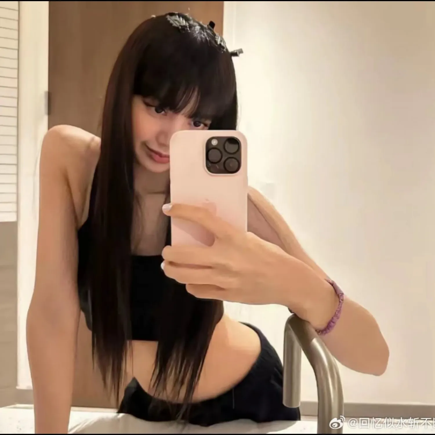 A moment captured by Lisa (BLACKPINK)'s fan