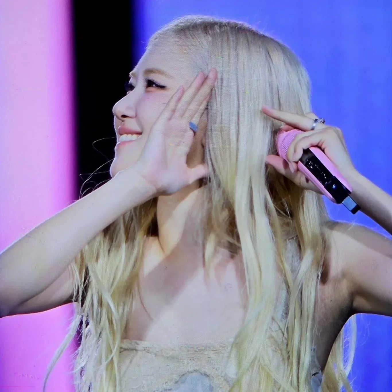 A moment captured by ROSÉ (BLACKPINK)'s fan