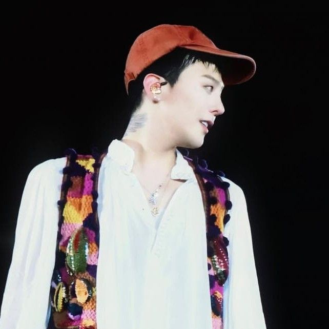 Behind-the-scenes cut of G-DRAGON (BIGBANG)