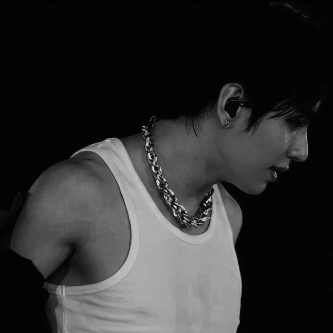 A moment captured by V (BTS)'s fan