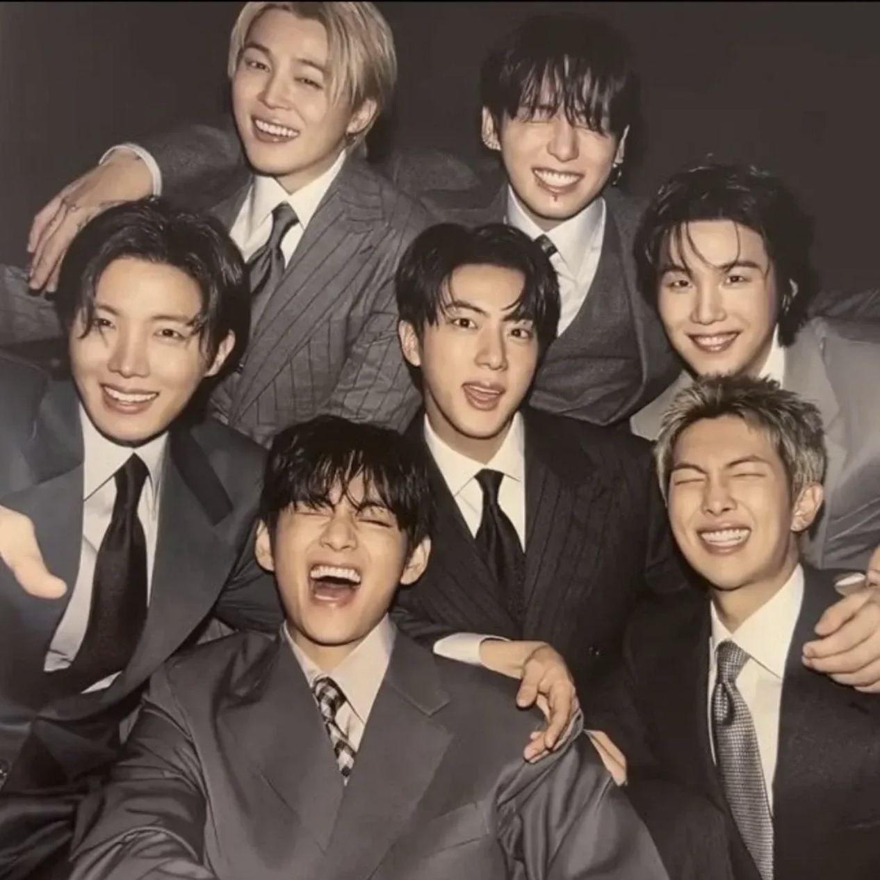 Behind-the-scenes cut of BTS