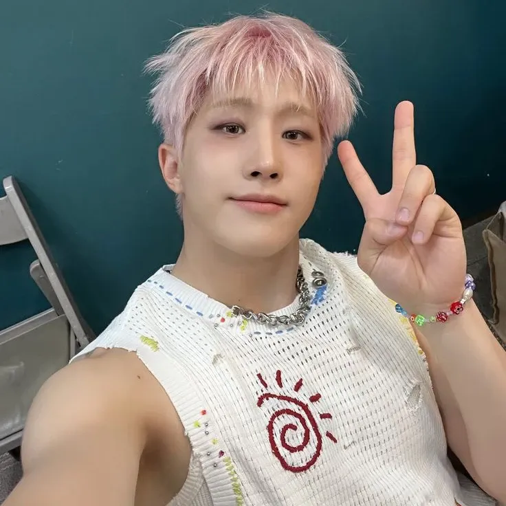 A moment captured by Jinjin (ASTRO)'s fan