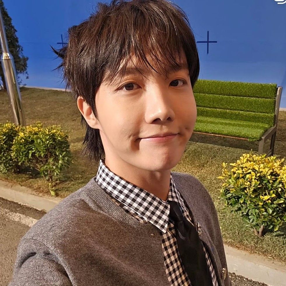 제이홉 (방탄소년단)의 최신 사진