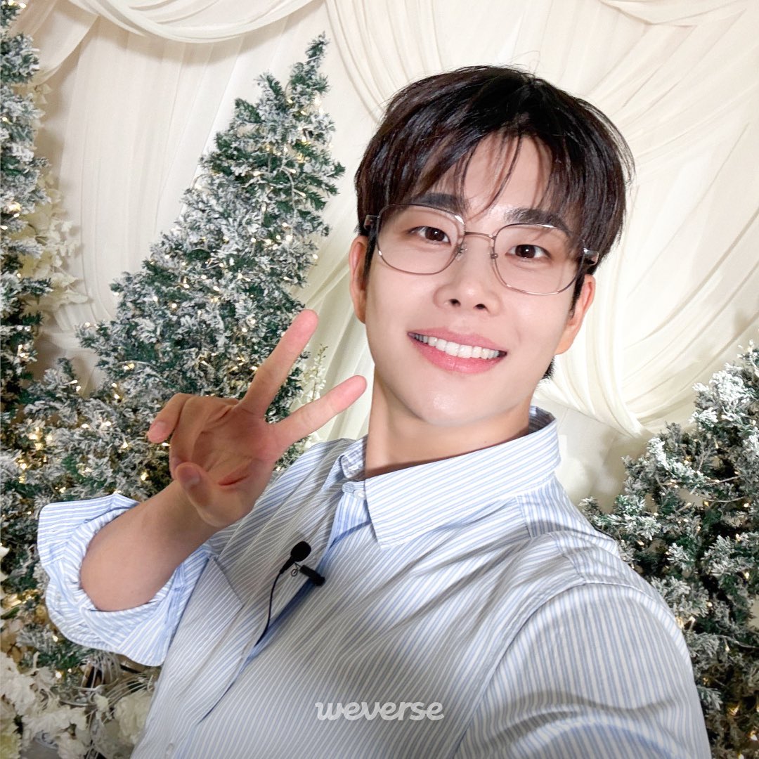 Behind-the-scenes cut of MJ (ASTRO)