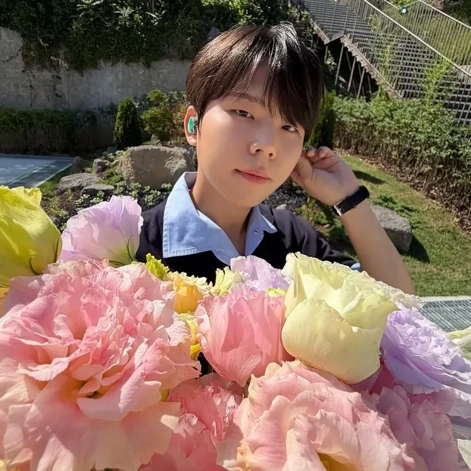 A moment captured by Jung Seunghwan's fan