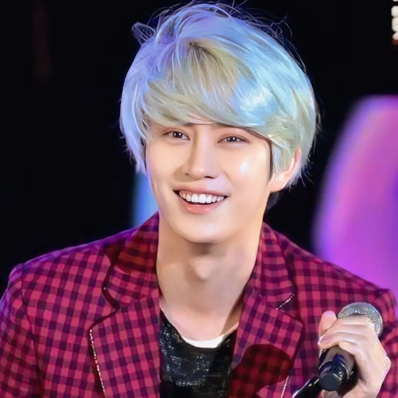 Foto terbaru Heechul (Super Junior)