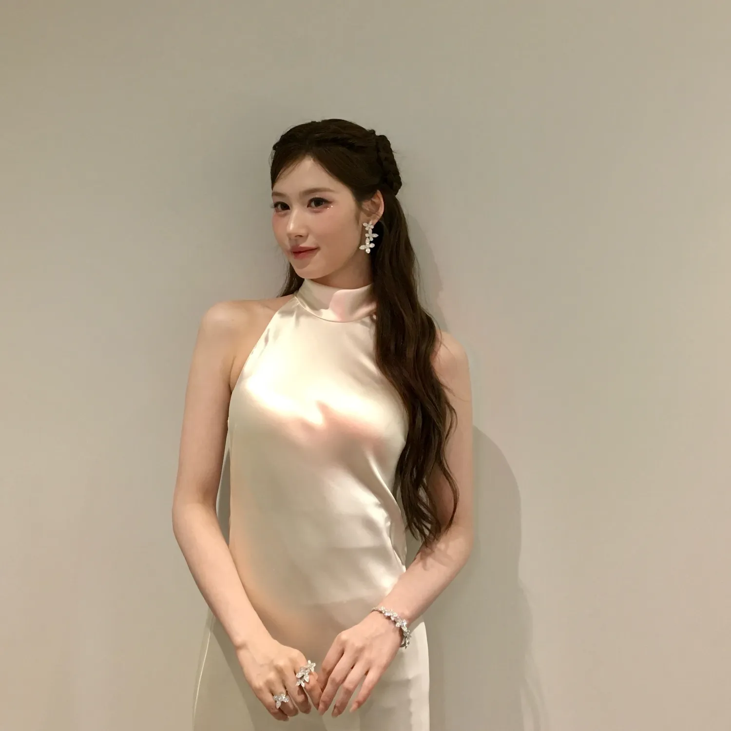 Potret di balik layar Sana (TWICE)