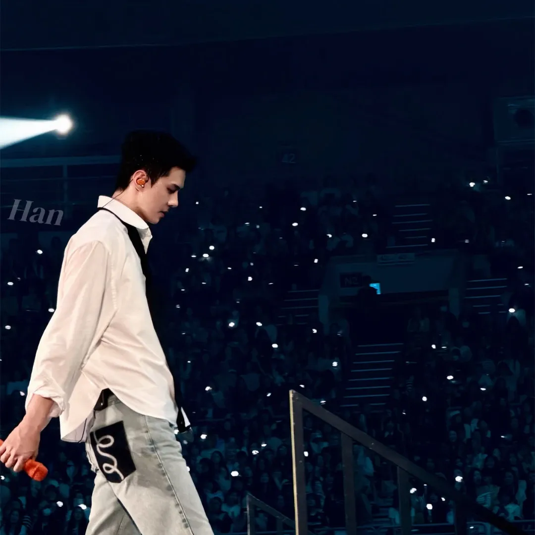 세훈 (EXO)의 비하인드 컷