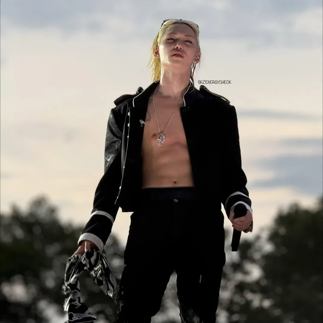 Latest photo of Felix (Stray Kids)
