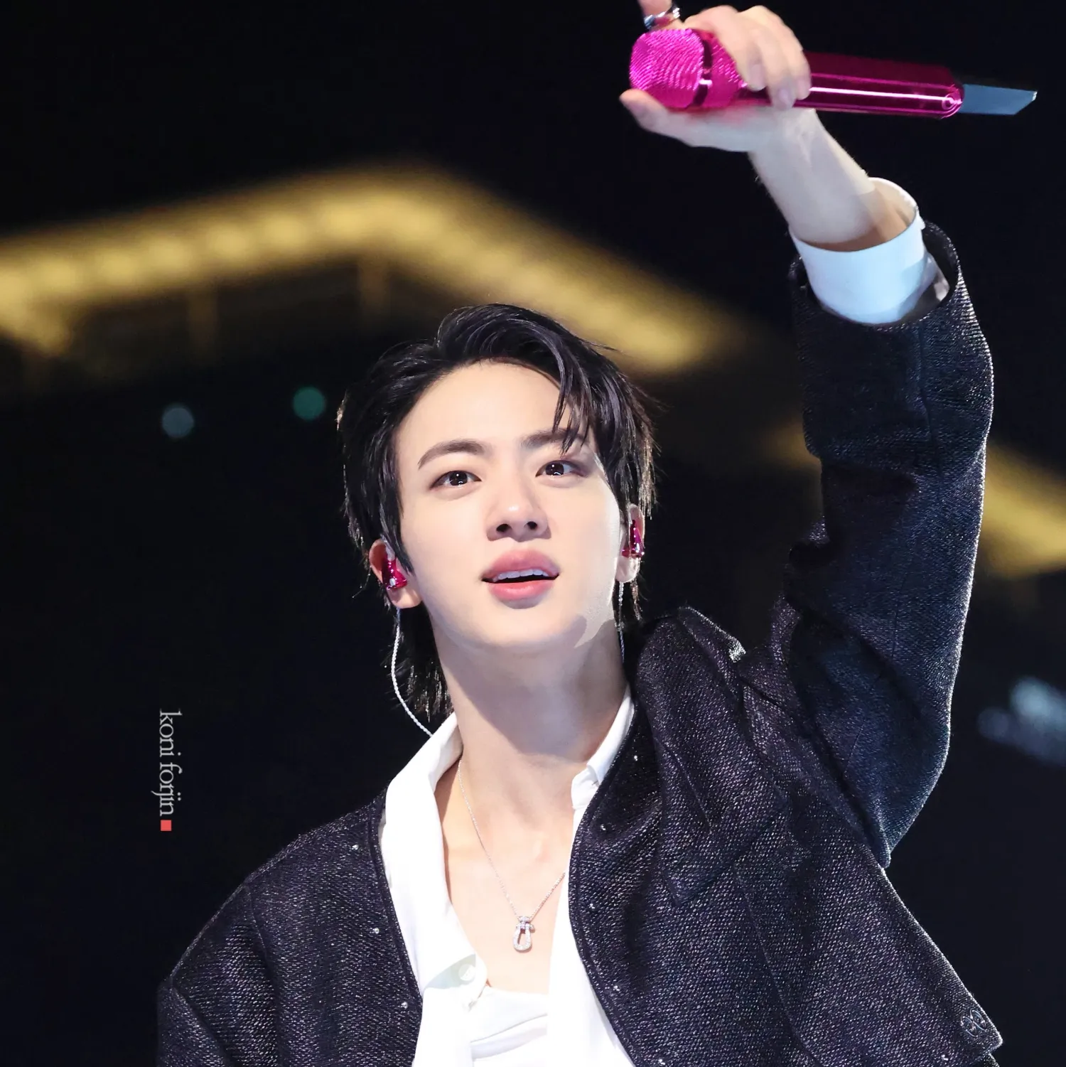 Behind-the-scenes cut of Jin (BTS)