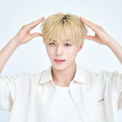 Behind-the-scenes cut of Kim Junseo (ALPHA DRIVE ONE)
