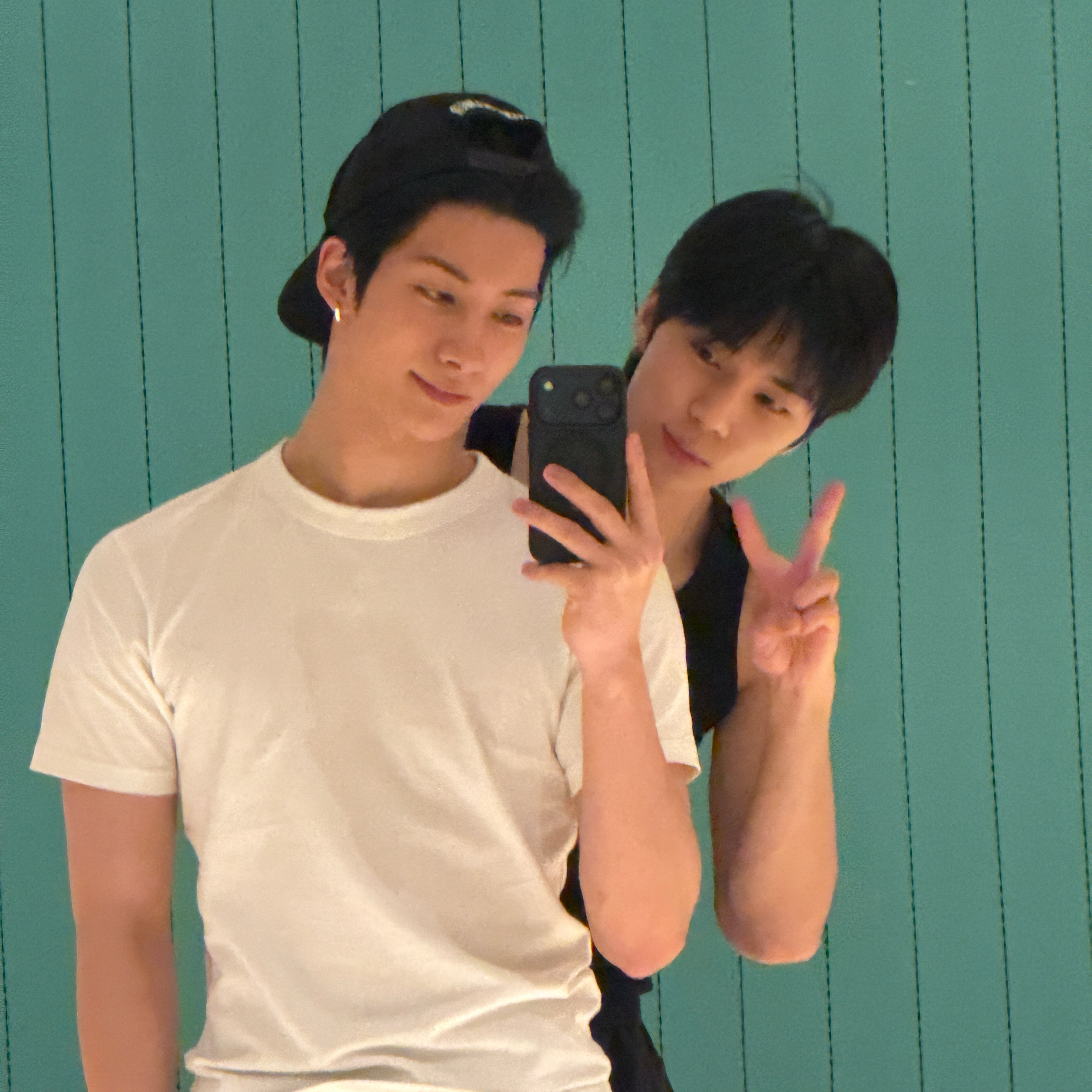 Behind-the-scenes cut of Yu (NEXZ)