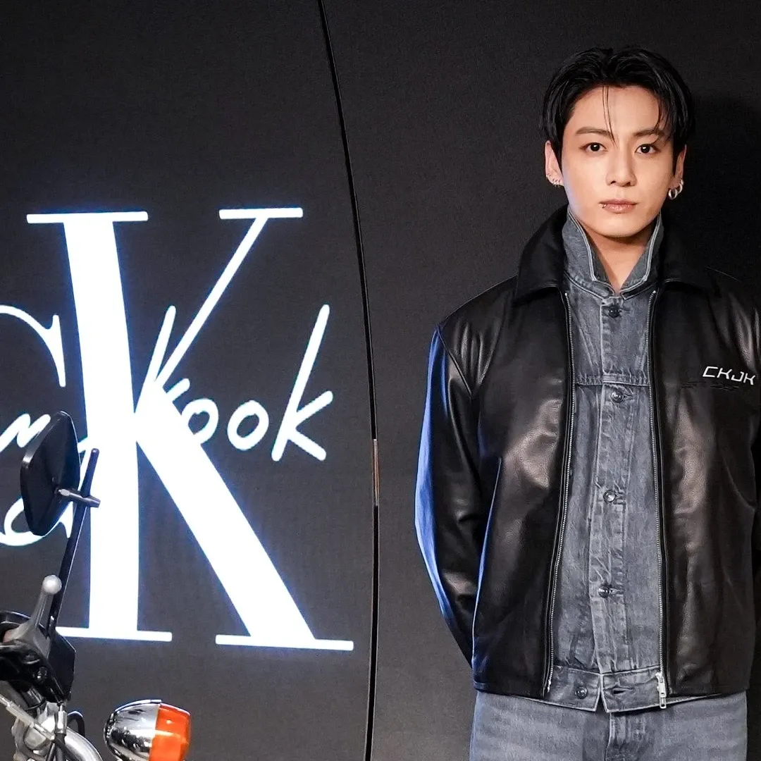 Foto aktivitas terbaru Jungkook (BTS)