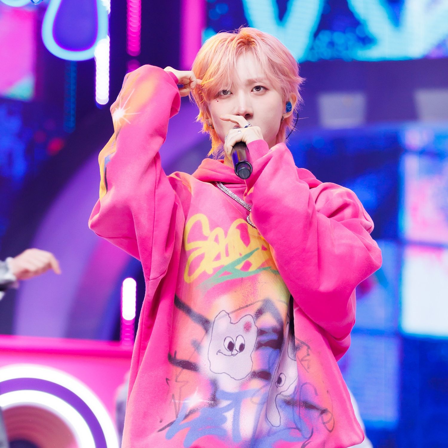 Recent activity shot of Hui (PENTAGON)