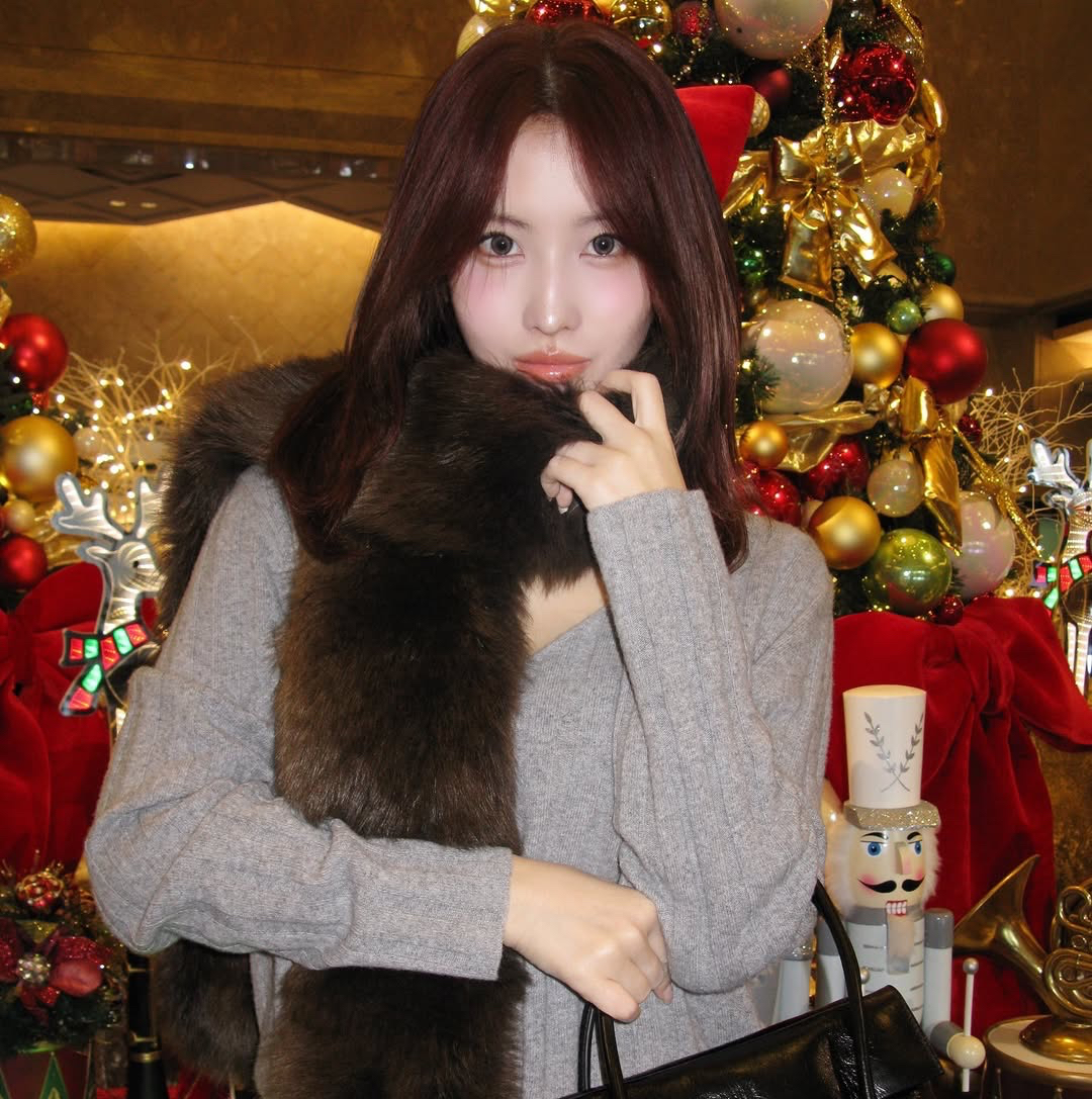 Foto terbaru Momo (TWICE)