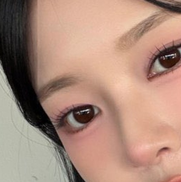 Shining profile picture of HyunJin (Loossemble) on today's Choeaedol