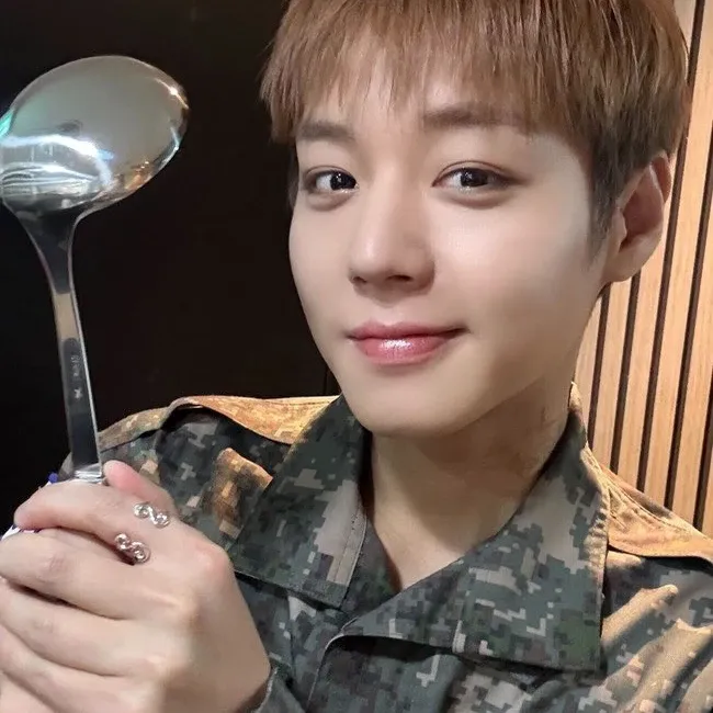 Foto terbaru Park Jihoon
